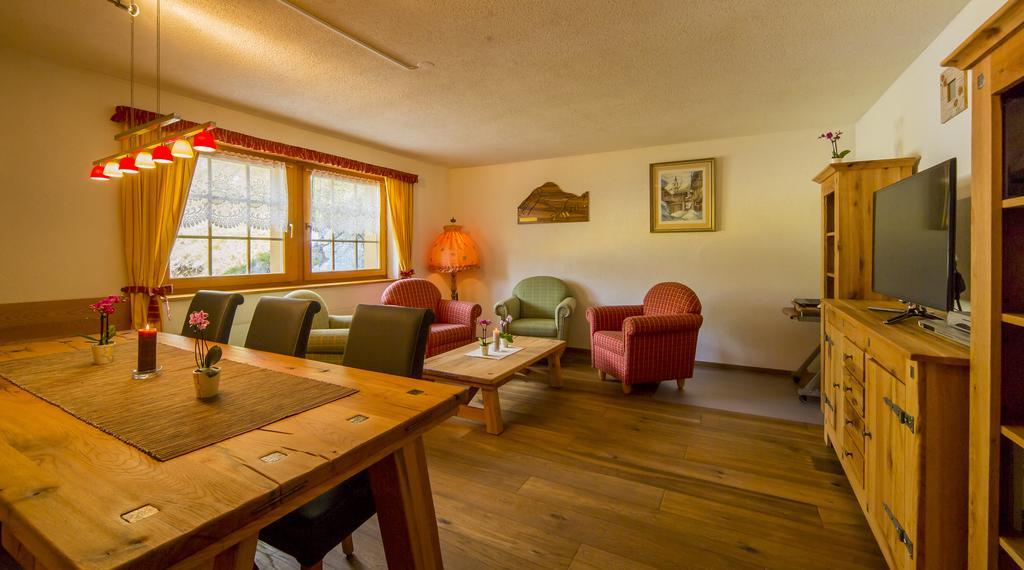 Alpenhotel Zur Wildi Lauchernalp Wiler Dış mekan fotoğraf